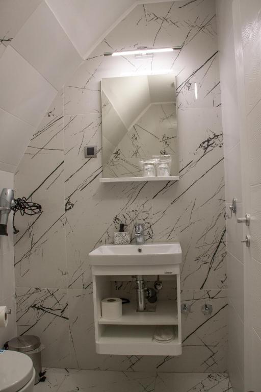 Garni Boutique Hotel Arta - Resim 18