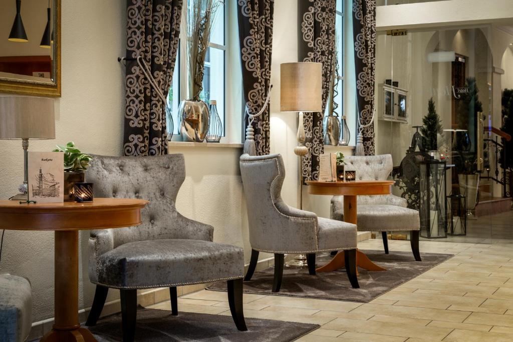 Posezení v ubytování Hotel-Gasthof Höttl