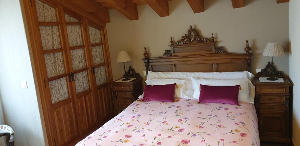 Postel nebo postele na pokoji v ubytování CASA RURAL EL PILON