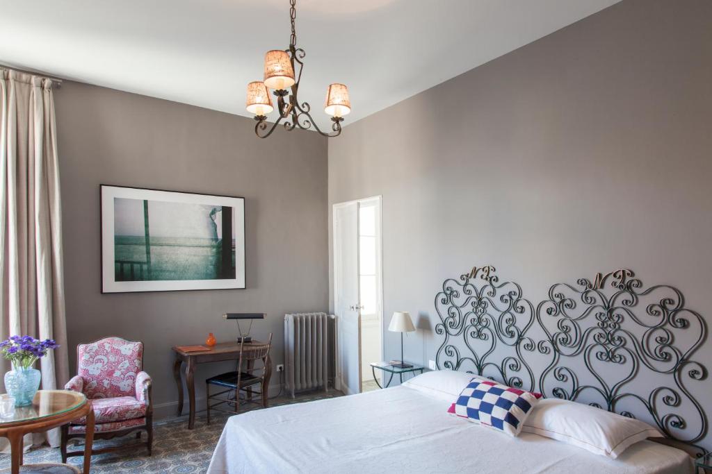 Gallery image of Hôtel Le Nord-Pinus in Arles