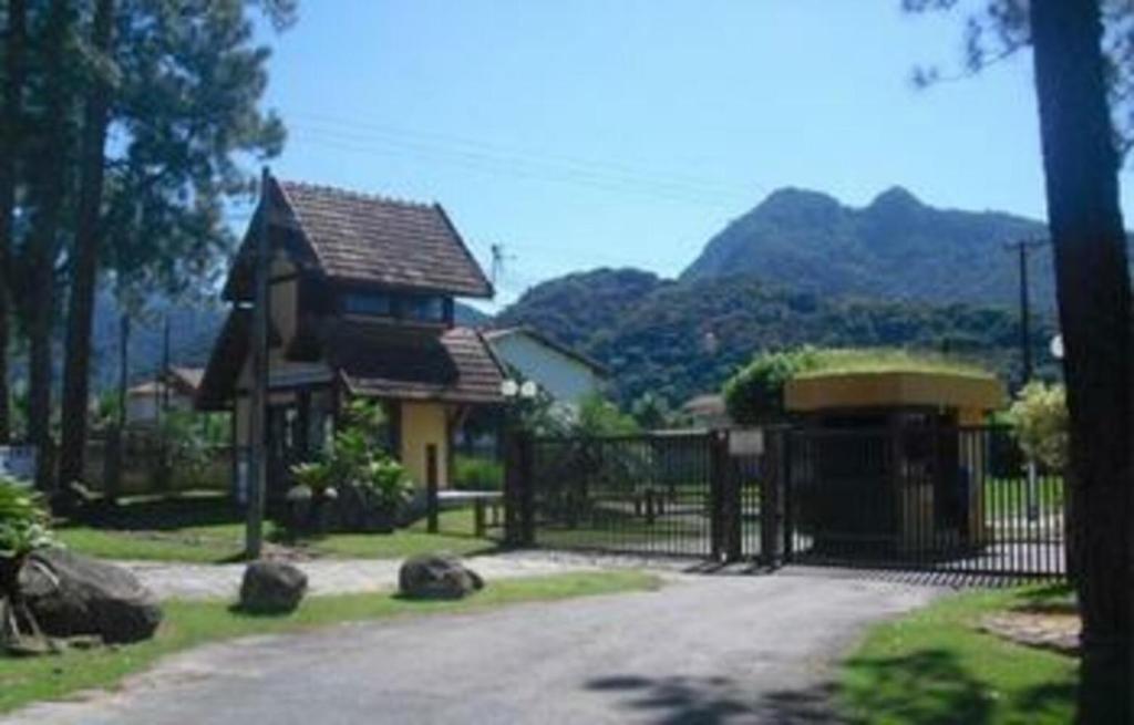  CASA UBATUBA CONDOMINIO FECHADO