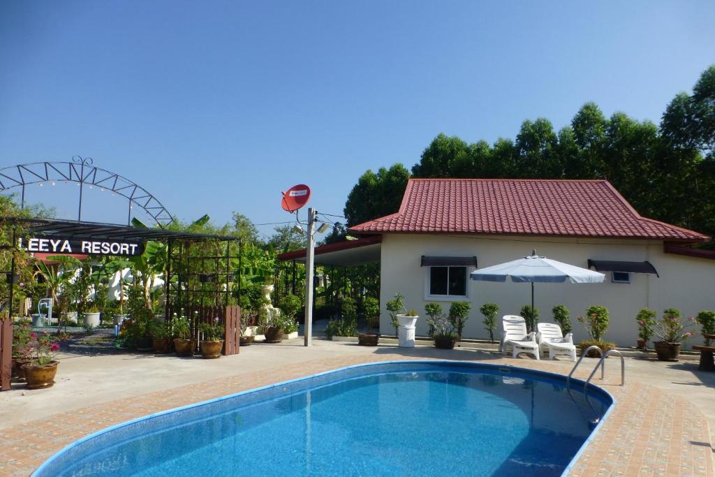 Bazén v ubytování 1 bedroom pool Villa Tropical fruit garden Fast Wifi Smart Tv nebo v jeho okolí