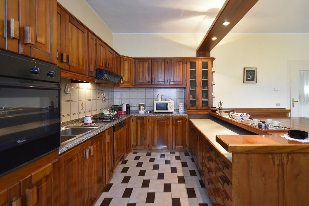 Kuchyňa alebo kuchynka v ubytovaní Casa Nonna Rina