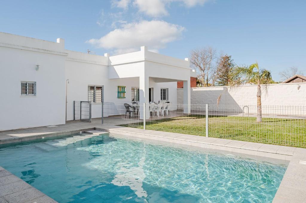 Bazén v ubytování Villa Charco del Sultán nebo v jeho okolí