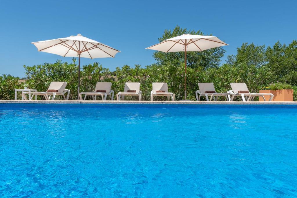 Tenja - Villa Mit Gartenansicht