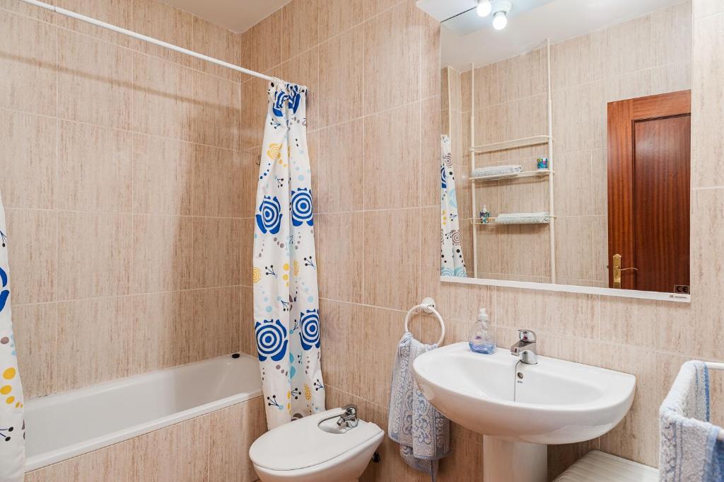 Łazienka w obiekcie Apartamento de alquiler en Barbate
