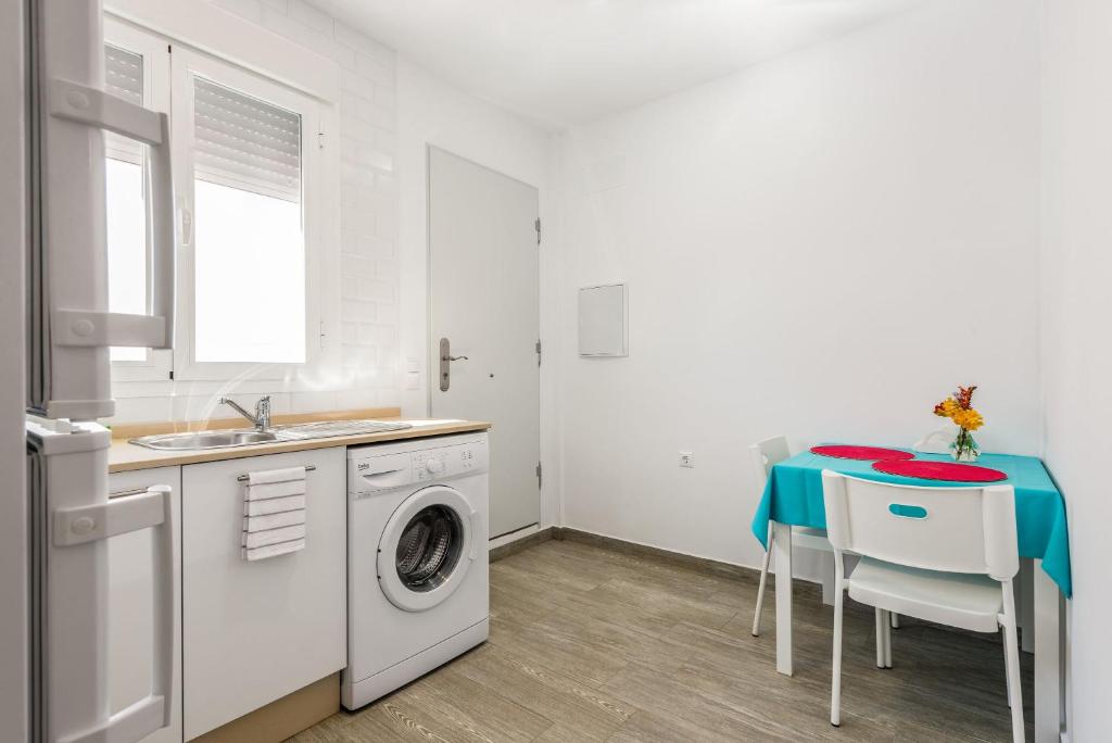 Kuchyň nebo kuchyňský kout v ubytování Apartamento La Higuera 2