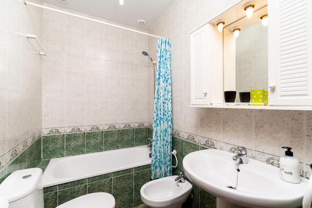 A bathroom at Luminoso apartamento en Cadiz