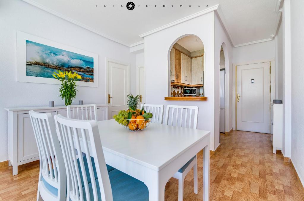Kuchyňa alebo kuchynka v ubytovaní 108 Apartament Fabulus