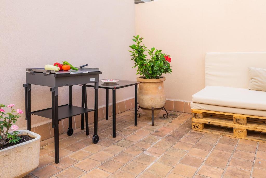 A seating area at Marbi