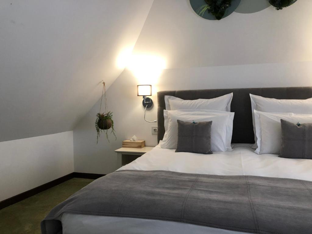 Arce Boutique - Standard King Room