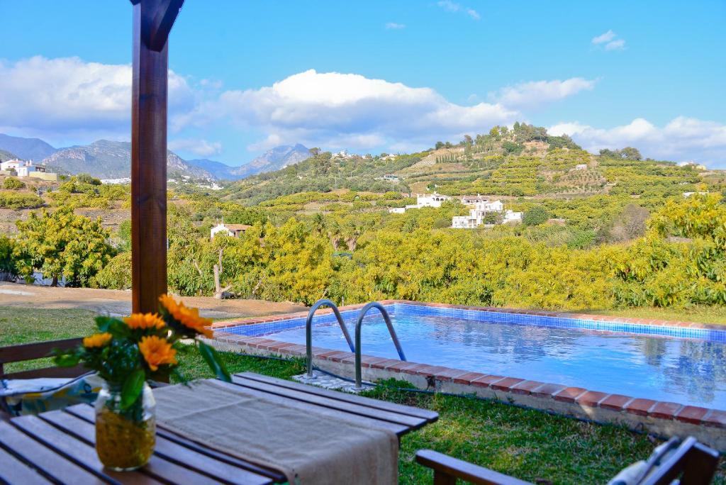 A general mountain view or a mountain view taken from the holiday home