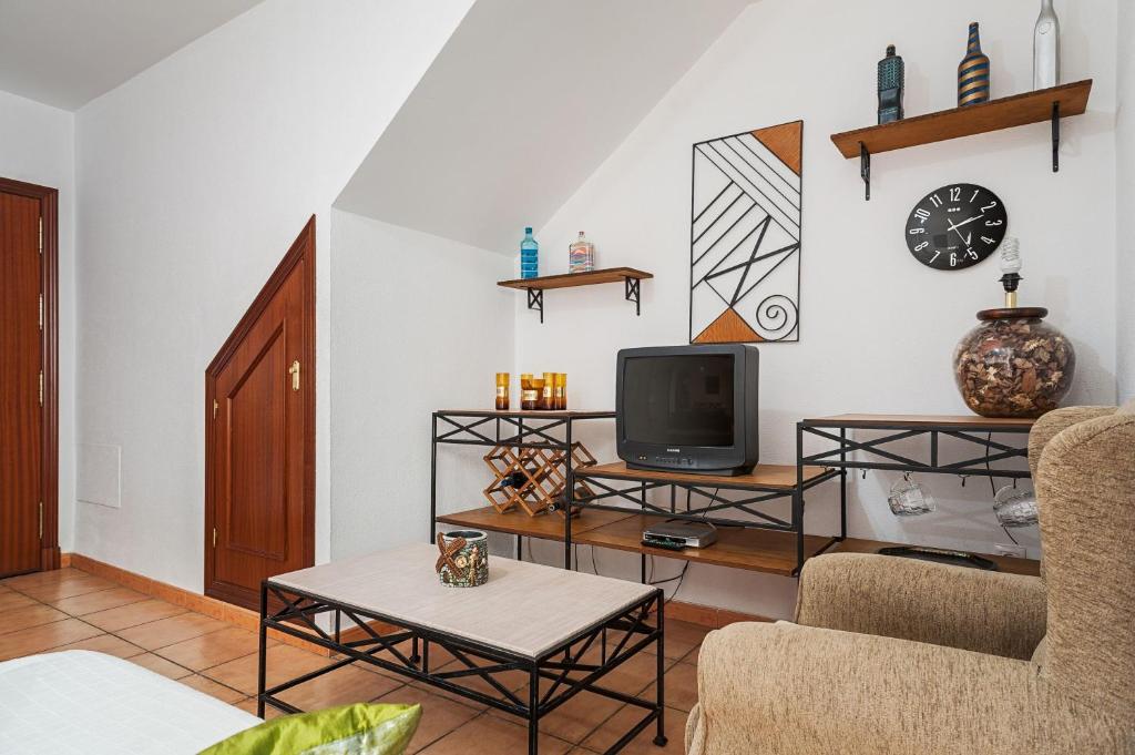 Telewizja i/lub zestaw kina domowego w obiekcie Apartamento de alquiler en Barbate