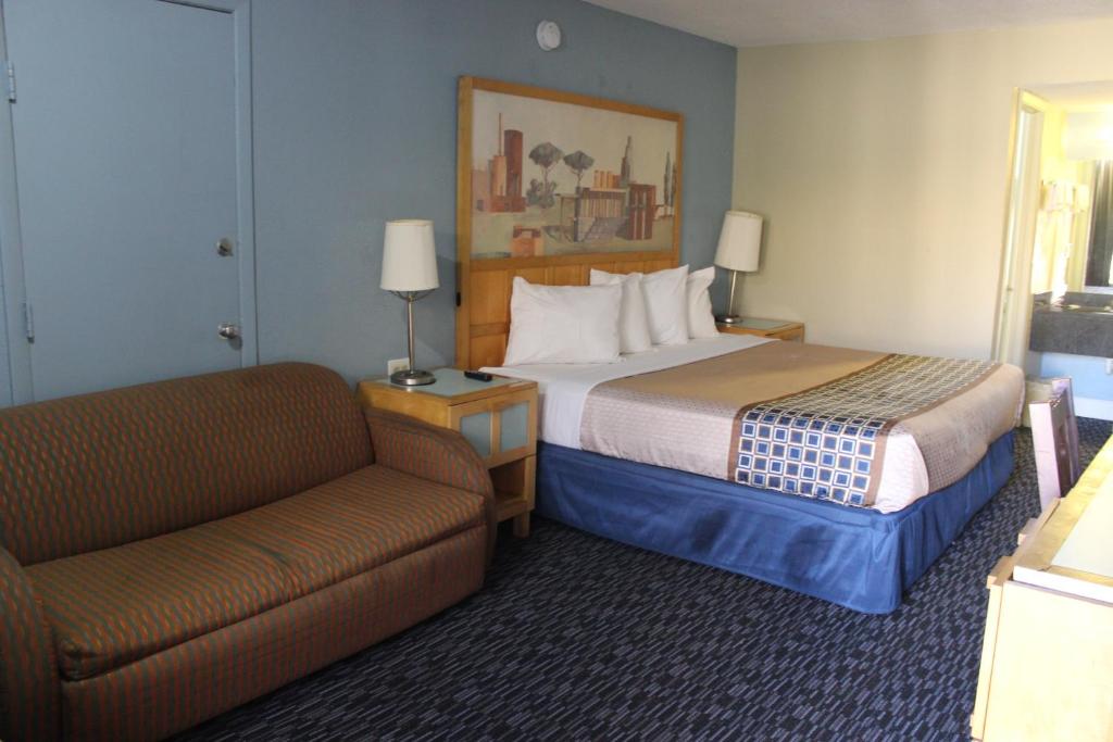 Tampa Inn Near Busch Gardens - 