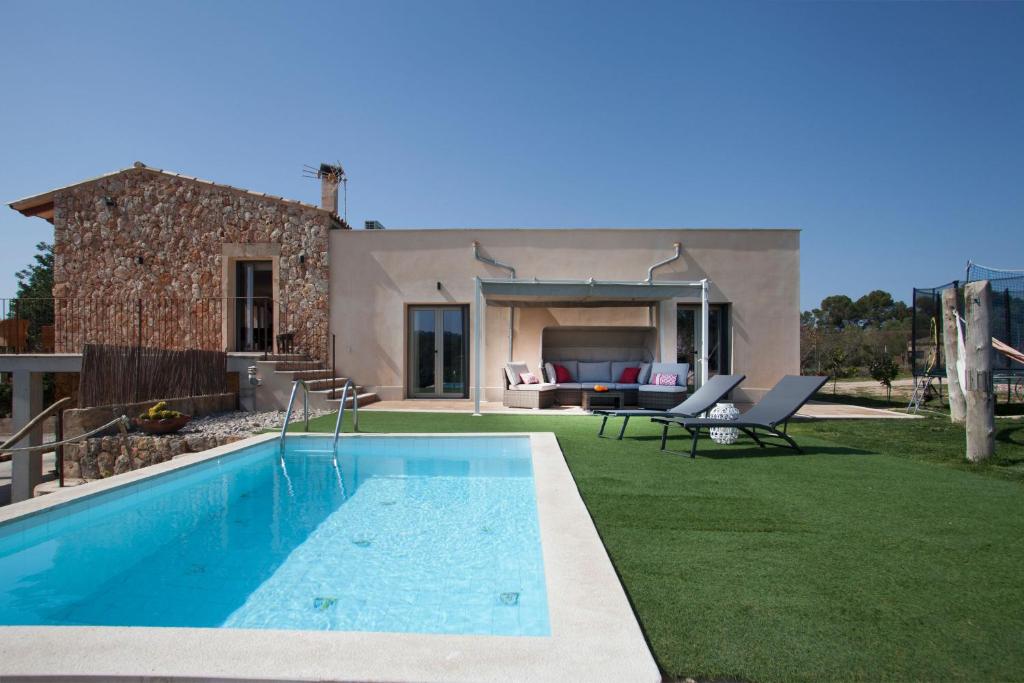 Bazén v ubytovaní Finca Son Montserrat alebo v jeho blízkosti