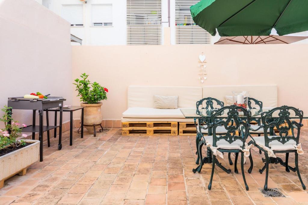 A seating area at Marbi