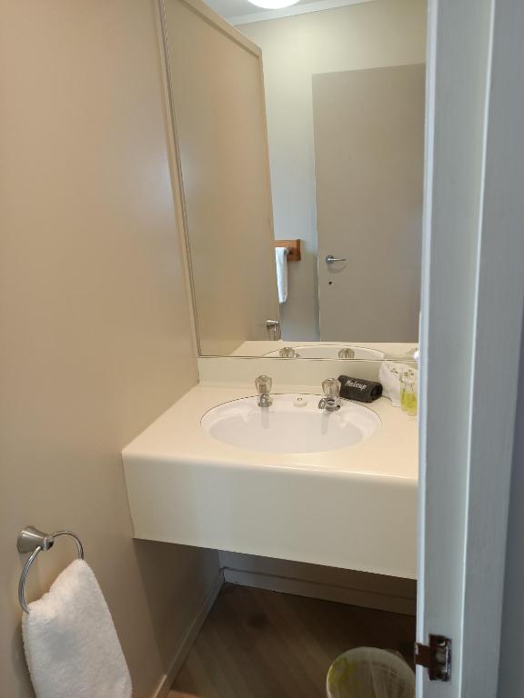 ASURE Macy's Motor Inn - Resim 17