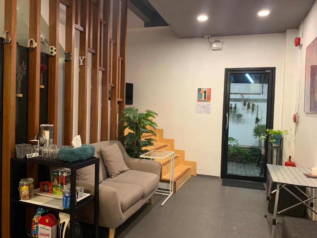 Khu vực ghế ngồi tại Daraya Hostel