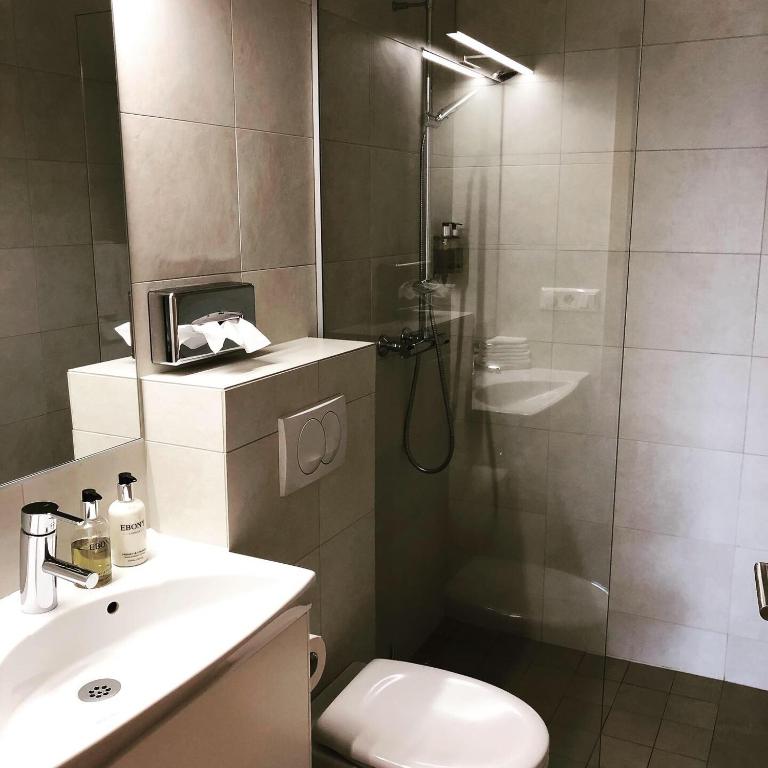 Koupelna v ubytování Apt. Hotel Hjalteyri