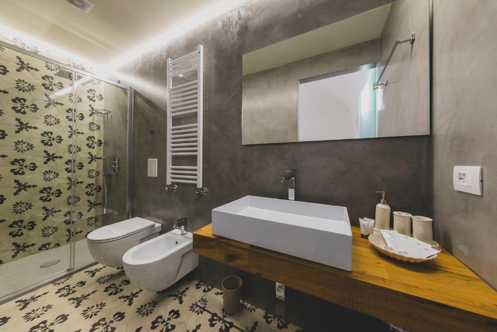 Łazienka w obiekcie Cefalù Design Suites