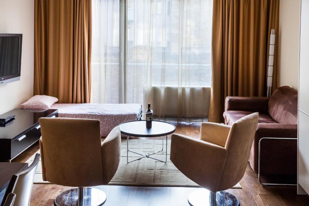 City Gardens Hotel & Wellness - One-Bedroom Apartment With Spa Access (3 Adults)
