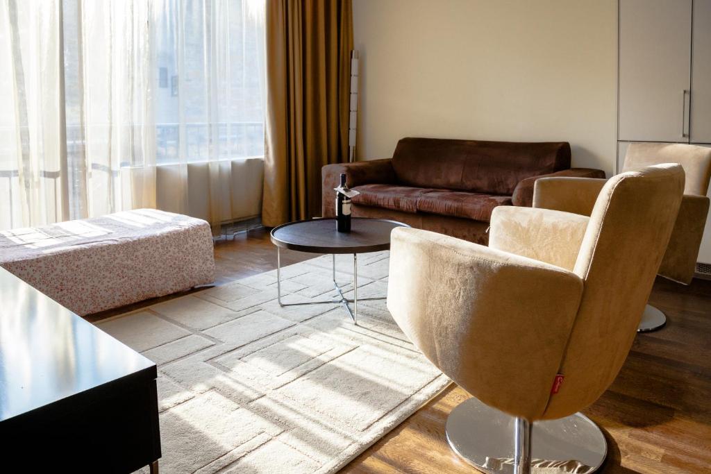 
One-Bedroom Apartment with Spa Access (3 Adults)
