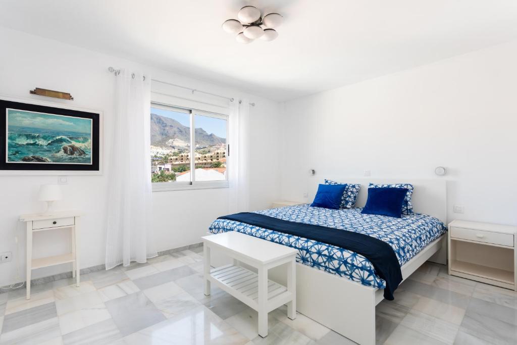 Posteľ alebo postele v izbe v ubytovaní Home2Book Stunning Sea Views Adeje, Wifi & Pool