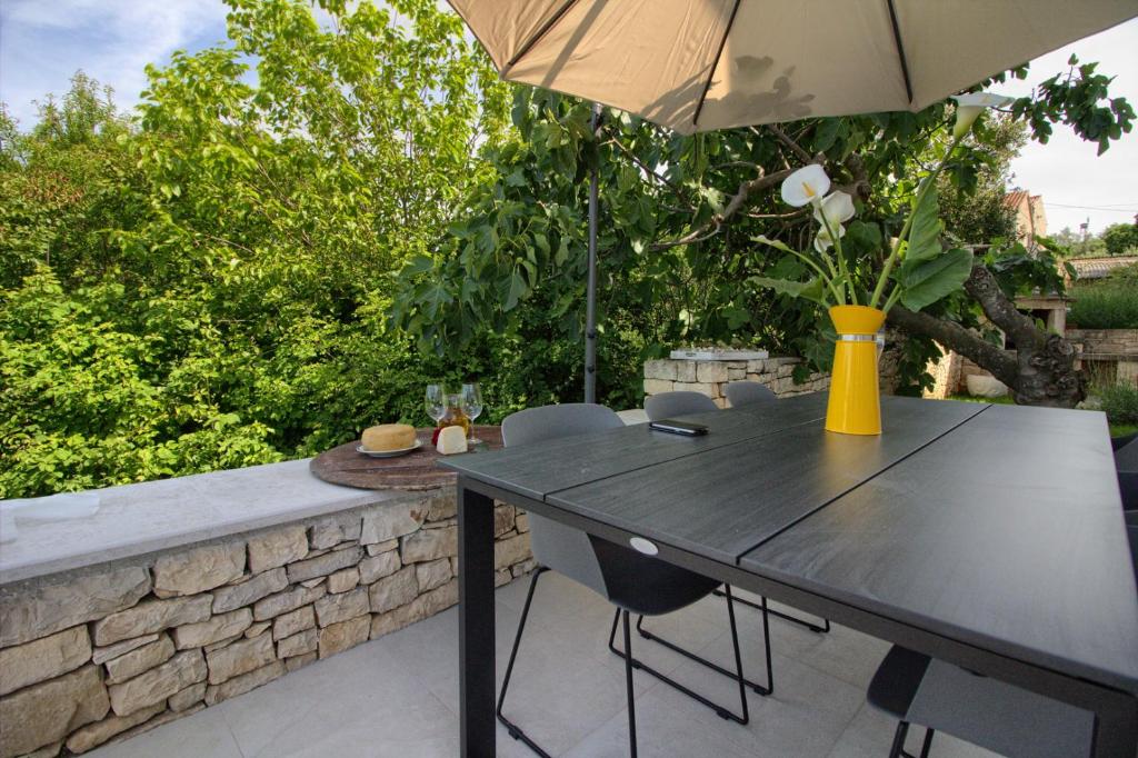 Zahrada ubytování Beautiful villa Irma with private pool near Rovinj