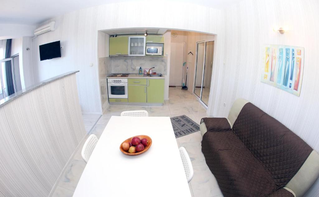 COLORED HOUSE Apartments - One-Bedroom Apartment With Double Bed