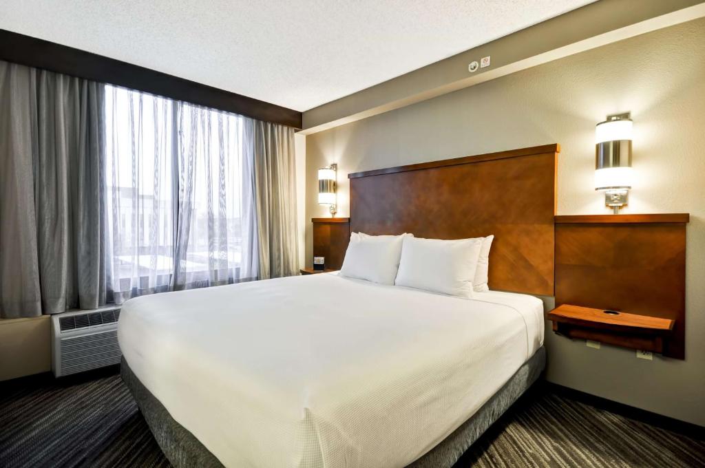 Hyatt Place Albuquerque Uptown photo
