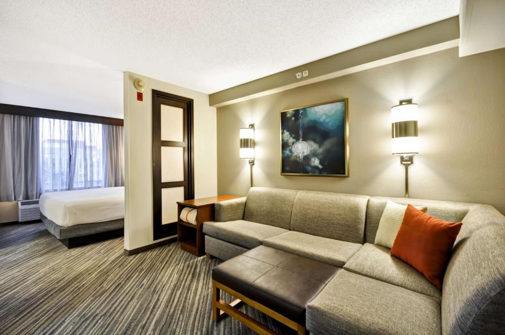 Hyatt Place Albuquerque Uptown photo