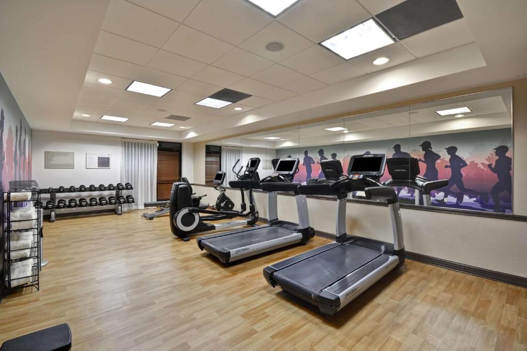 Fitness centrum a/nebo fitness zařízení v ubytování Hyatt Place Miami Airport-West/Doral
