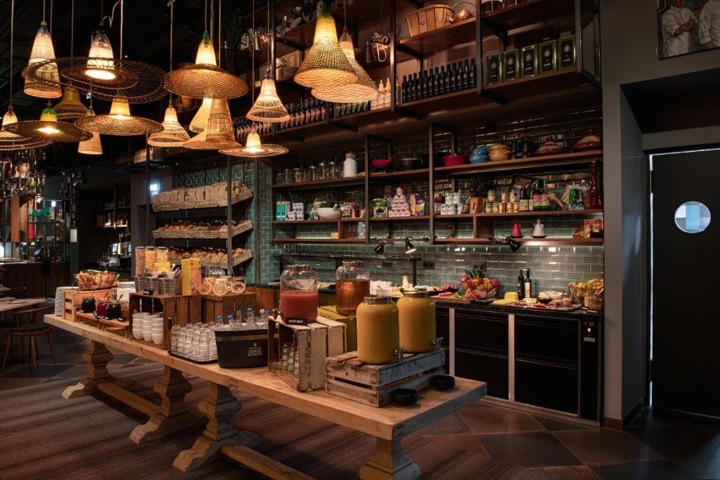 PIERDREI Hotel HafenCity Hamburg - Resim 33