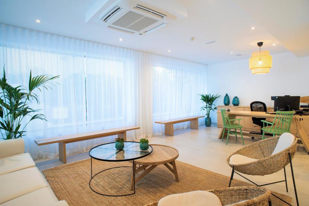 Posezení v ubytování Hotel Seasun Aniram