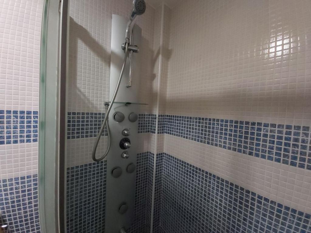 Łazienka w obiekcie Del parque flats estudio martires