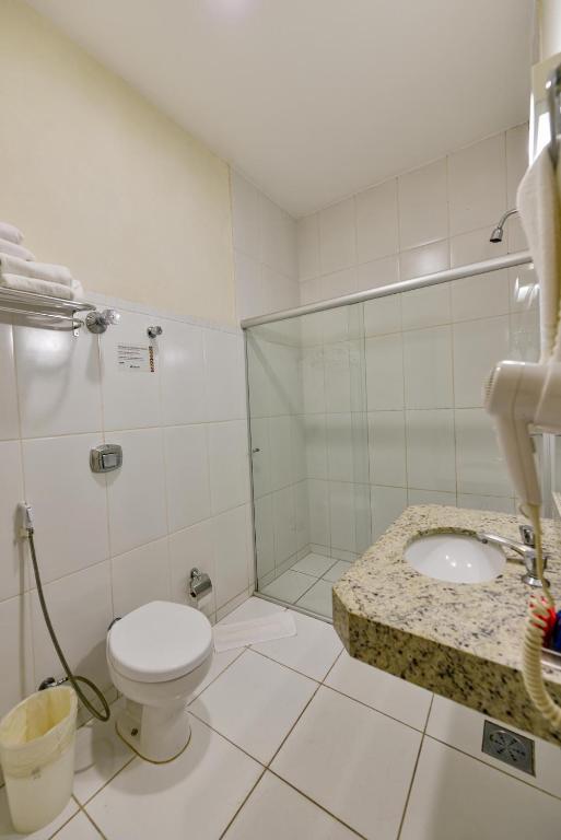 Koupelna v ubytování Plaza Inn Augustus