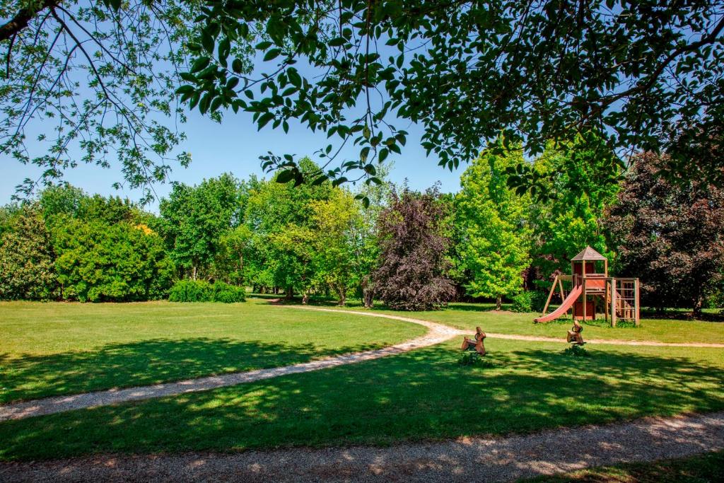 Vonkajšia záhrada v ubytovaní Park Hotel Junior