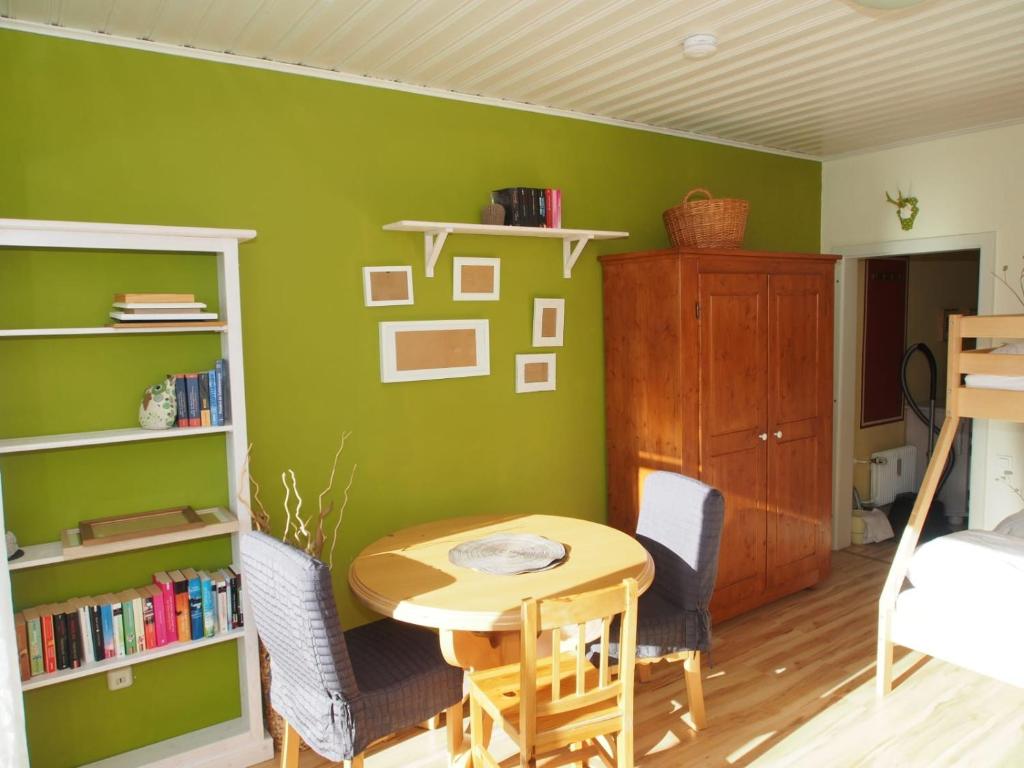 Knihovna v apartmánu
