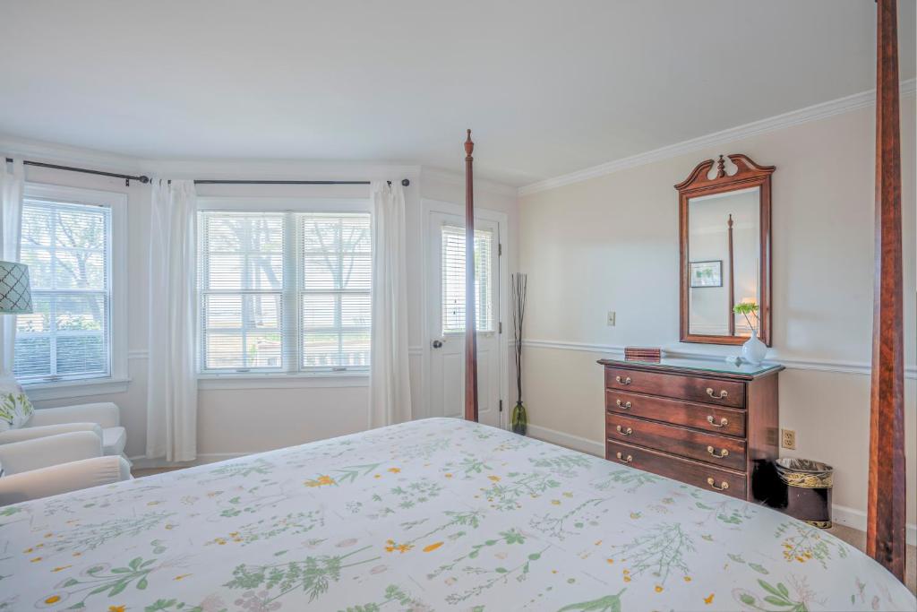 Wades Point Inn on the Bay - Queen Room With Sea View