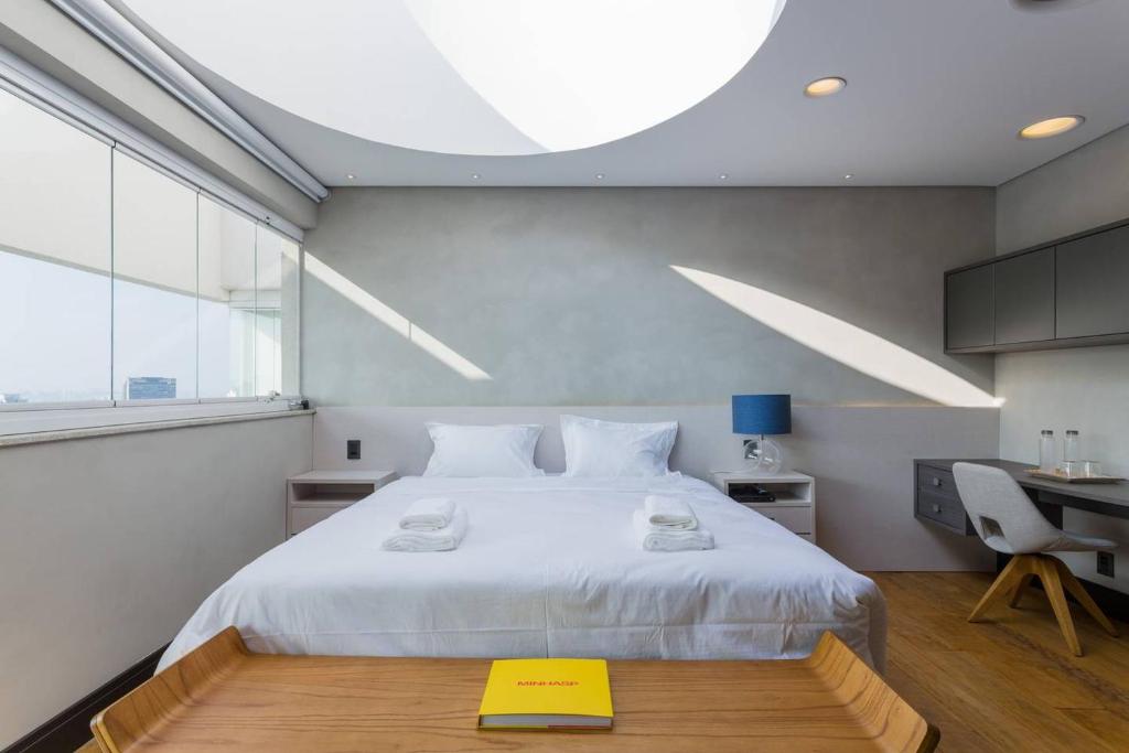  MO2705B Exclusivo penthouse com teto retrátil