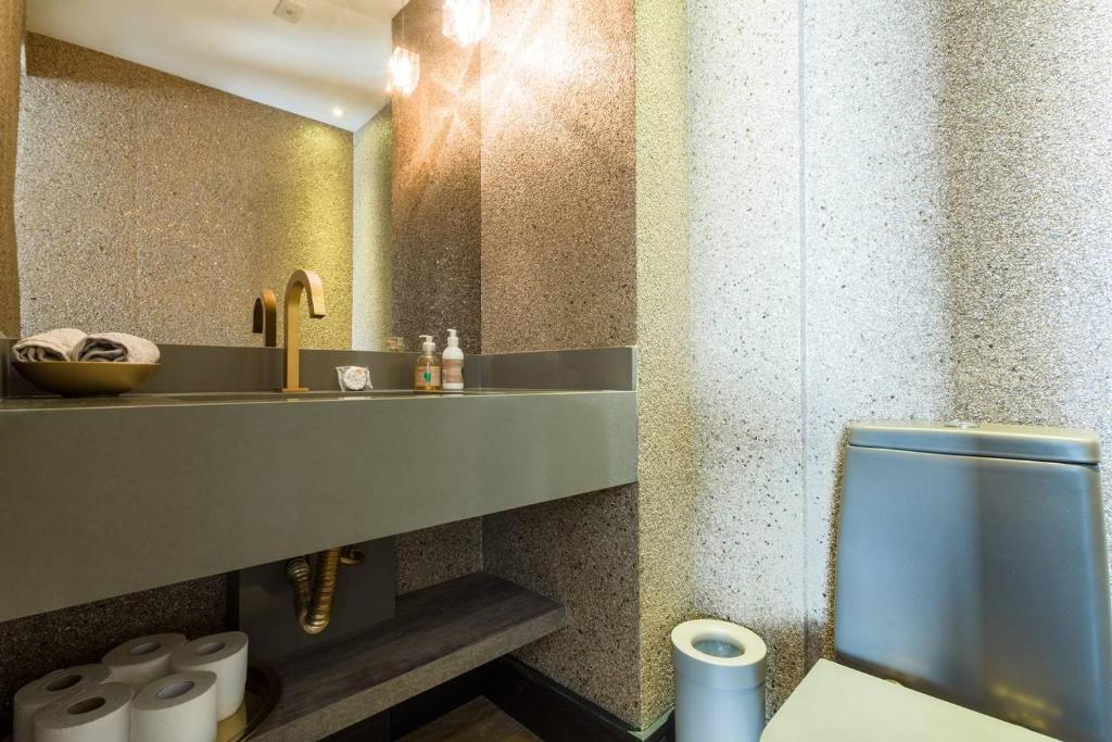  MO2705B Exclusivo penthouse com teto retrátil