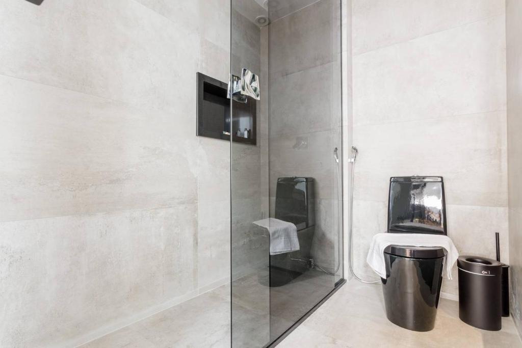  MO2705B Exclusivo penthouse com teto retrátil