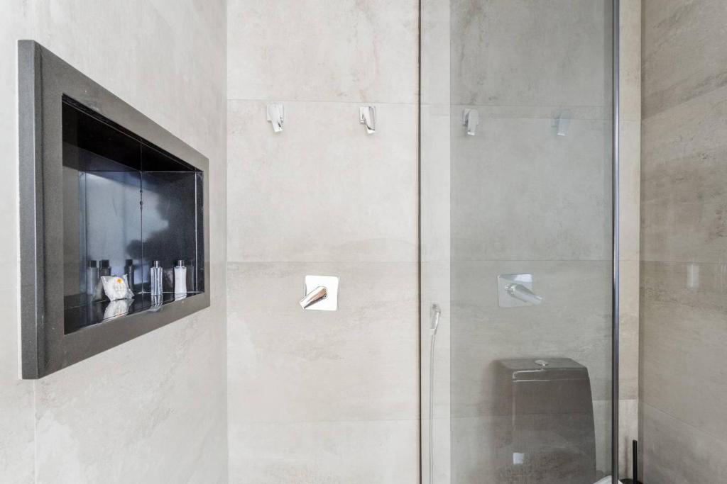  MO2705B Exclusivo penthouse com teto retrátil