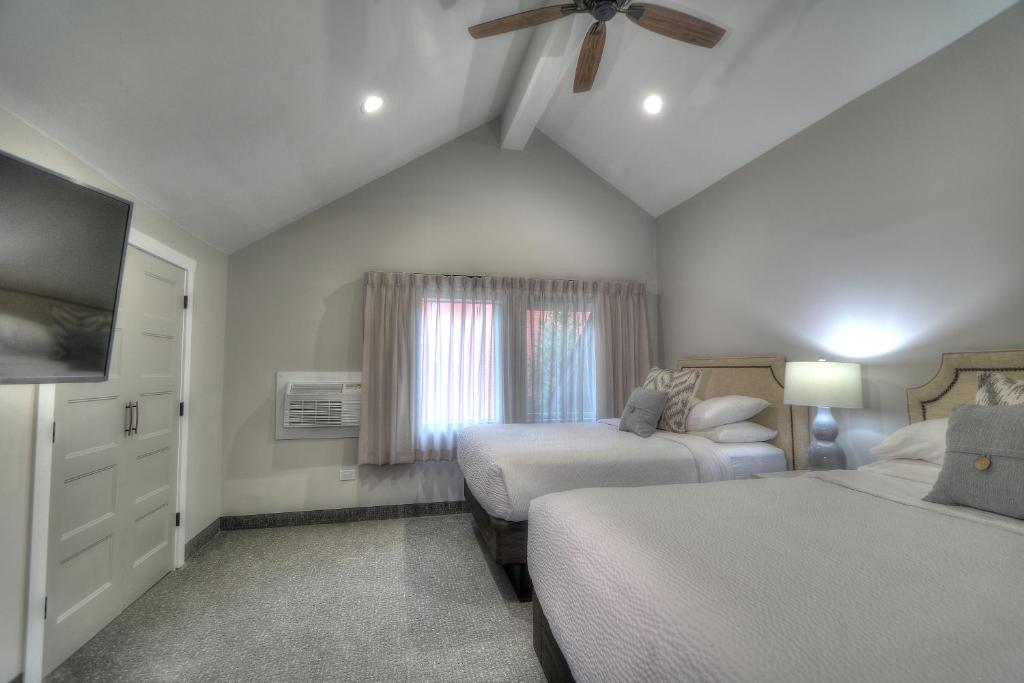 River Edge Inn - Deluxe Family Suite