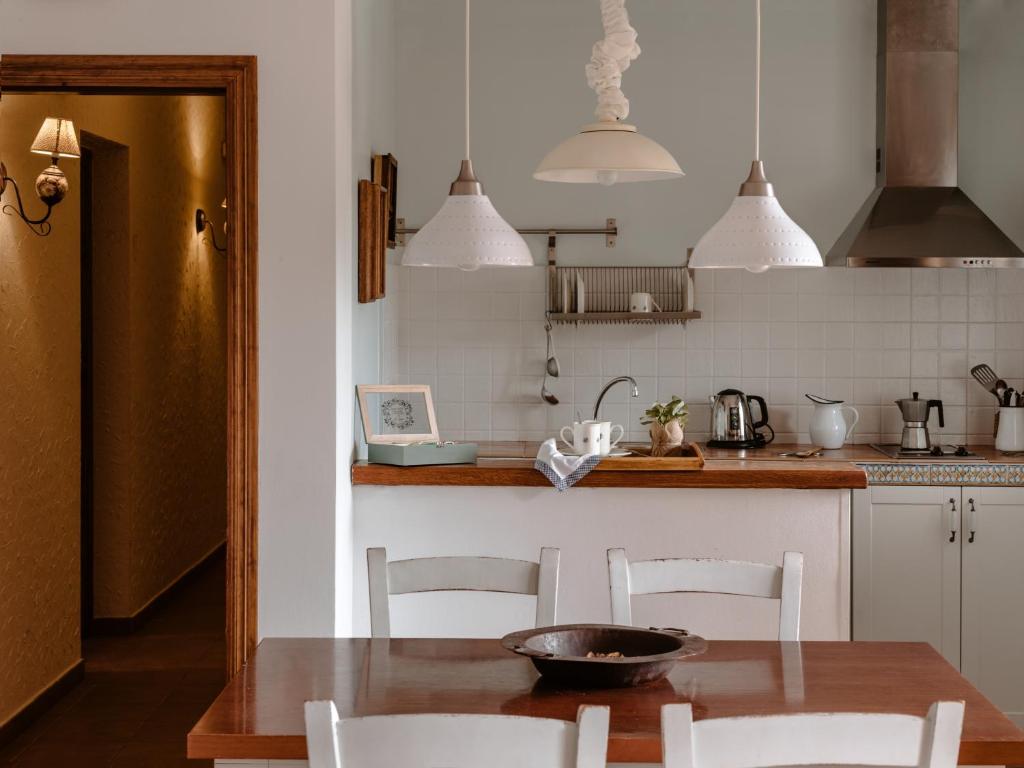 Una cocina o zona de cocina en Hospedería del Valle Boutique Apartments