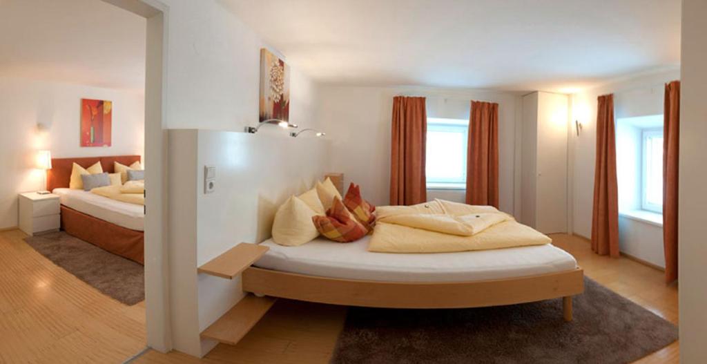 Postel nebo postele na pokoji v ubytování Hotel Zum Hirschen