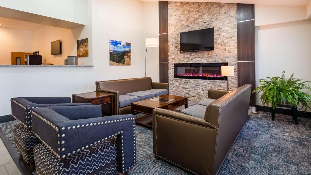 TV a/nebo společenská místnost v ubytování Best Western Inn of Payson