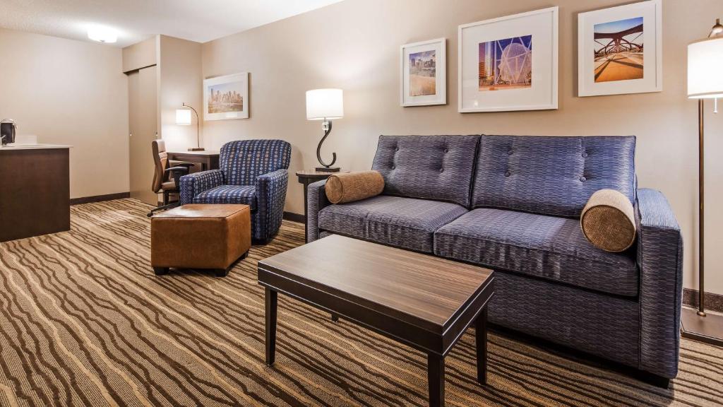 Posezení v ubytování Best Western PLUS Calgary Centre Inn