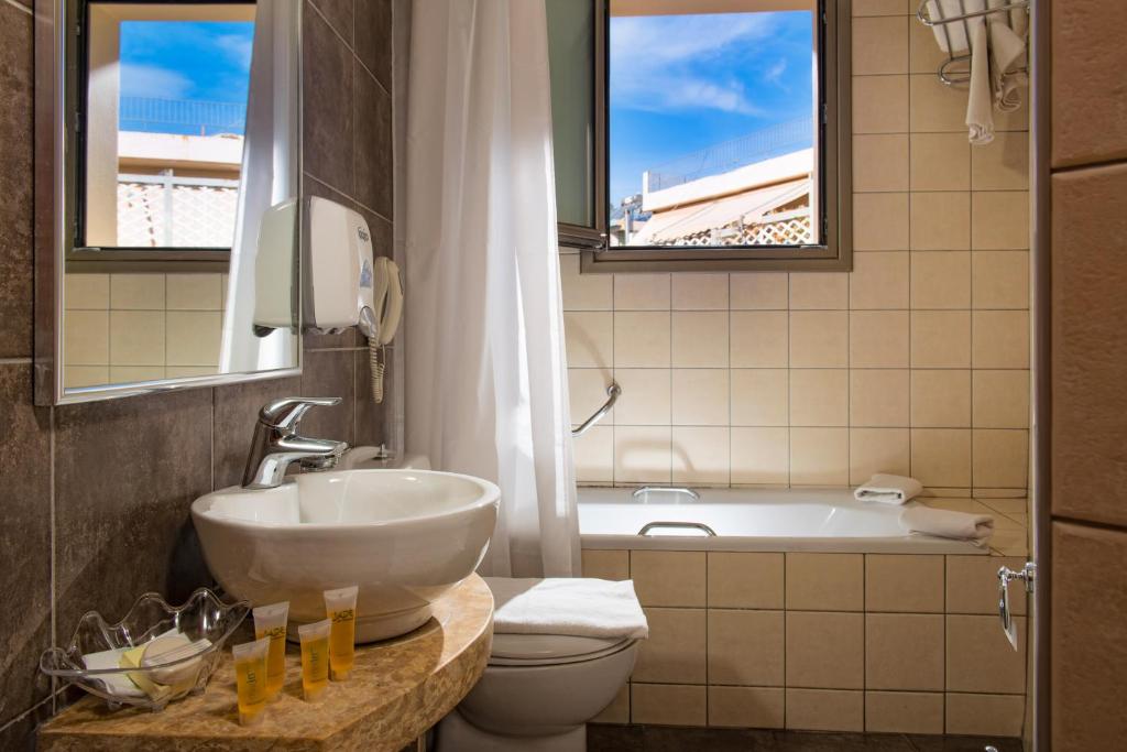 Koupelna v ubytování Marin Hotel