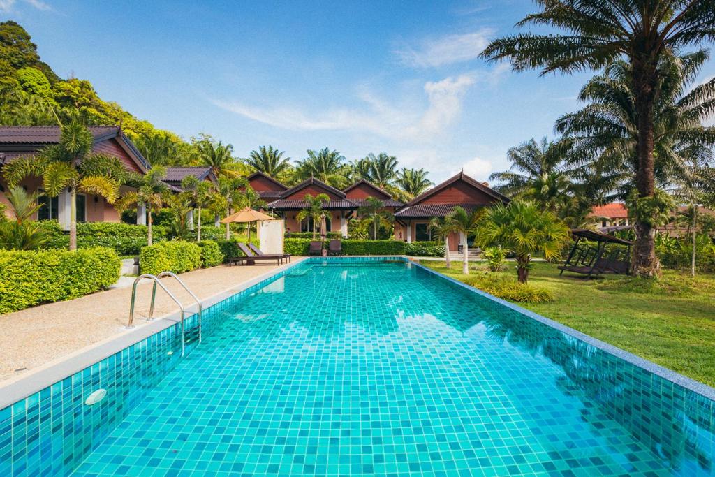 Bazén v ubytování Palm Kiri Aonang Resort nebo v jeho okolí